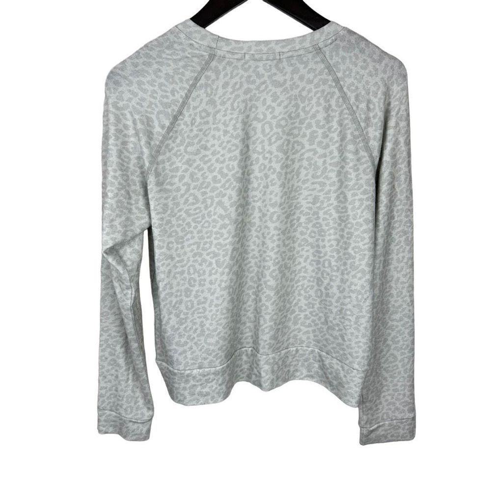 Beyond Yoga leopard print raglan crew pullover size small - Picture 3 of 5